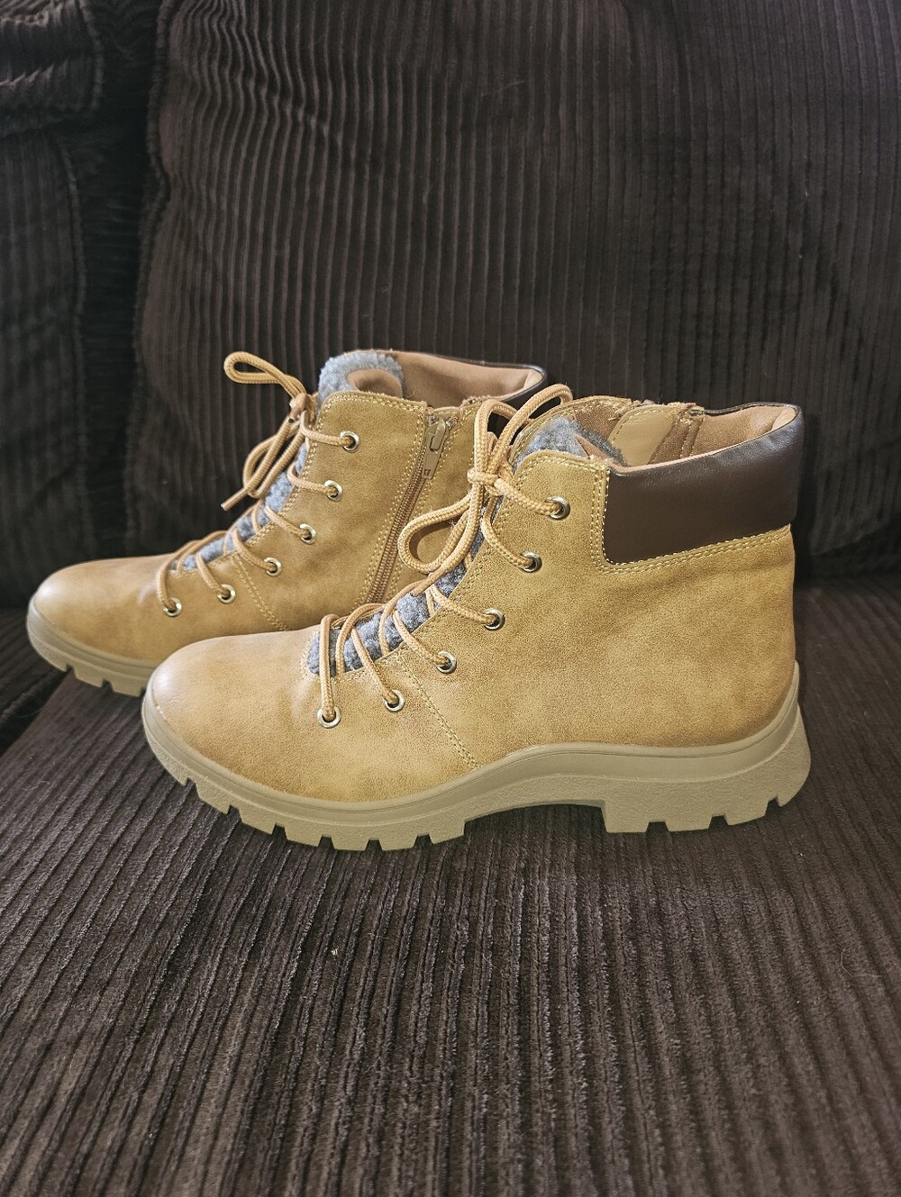 me too Tan Suede Lace-Up Ankle Boots with Brown Collar